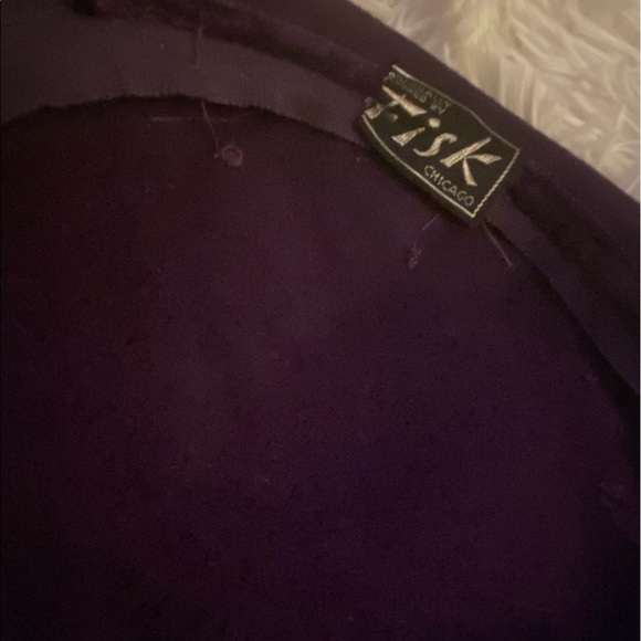 Vintage women’s hat FISK of Chicago burgundy w mesh pillbox style - Picture 7 of 12